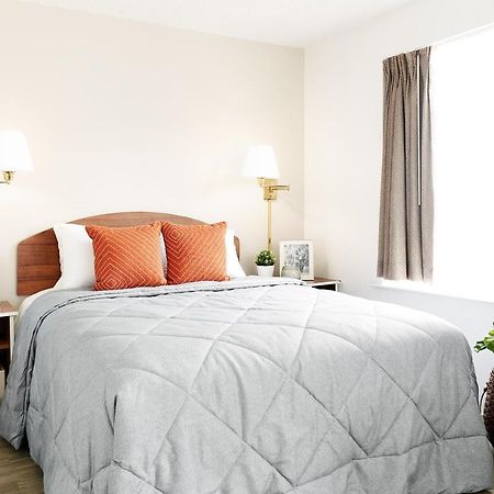 Intown Suites Extended Stay Richmond Va - Мидлотиан Екстериор снимка