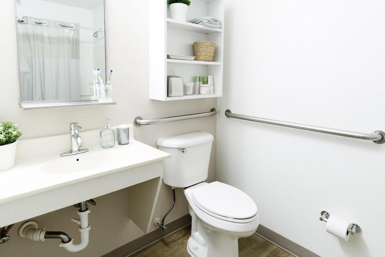 Intown Suites Extended Stay Richmond Va - Мидлотиан Екстериор снимка